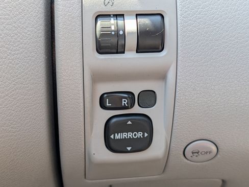 Used 2010 Subaru Forester 2.5X Premium AWD/4WD image 26