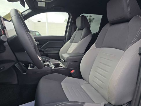 Used 2025 Toyota Tacoma TRD Off-Road image 19