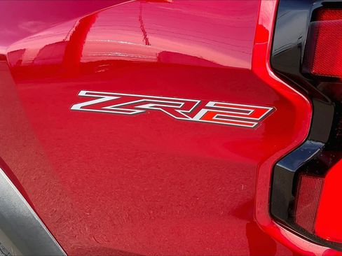 Used 2025 Chevrolet Colorado ZR2 w/ Technology Package image 29