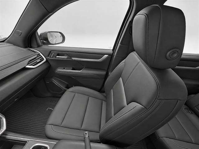 Used 2025 GMC Acadia Elevation w/ Elevation Premium Package AWD/4WD image 12
