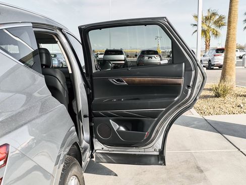 Used 2024 Genesis GV80 2.5T image 12