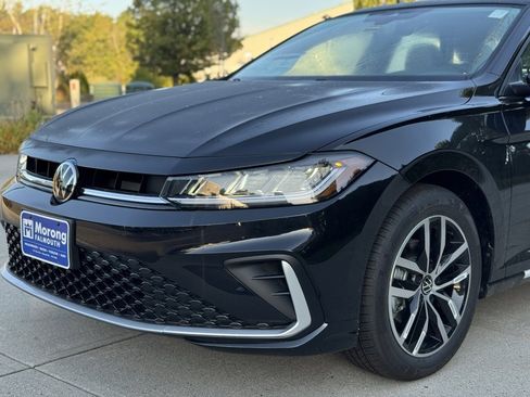 New 2025 Volkswagen Jetta SE image 4