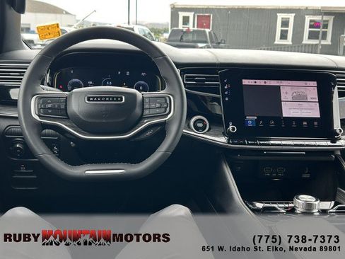 Used 2022 Jeep Wagoneer Series III w/ Convenience Group I AWD/4WD image 12