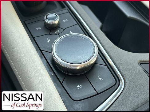 Used 2025 Cadillac XT6 Premium Luxury w/ Technology Package FWD image 34