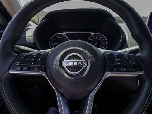 Used 2025 Nissan Sentra SV FWD image 24