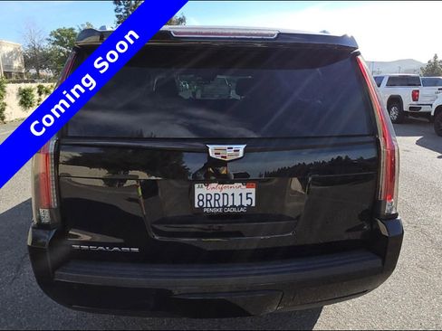 Used 2020 Cadillac Escalade Premium Luxury w/ Escalade Sport Edition AWD/4WD image 5