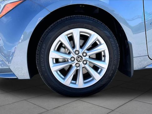 Used 2025 Toyota Corolla LE w/ LE Premium Package image 10