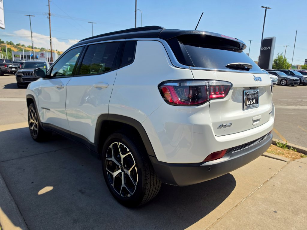 Used 2025 Jeep Compass Limited AWD/4WD image 7
