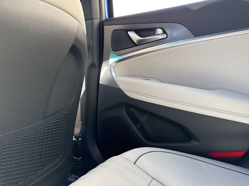 Used 2025 Genesis G70 2.5T w/ Sport Prestige Package image 17