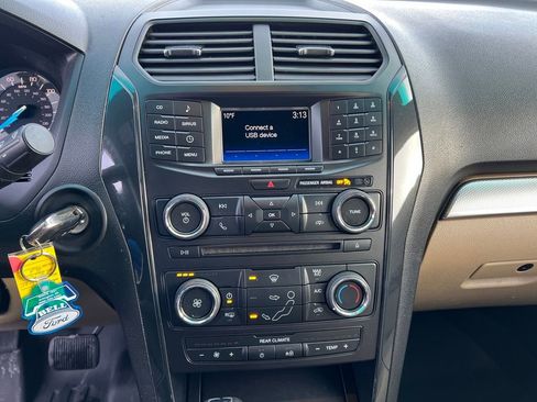 Used 2017 Ford Explorer FWD image 17