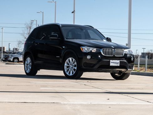 Used 2017 BMW X3 sDrive28i image 2