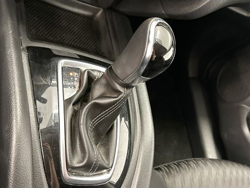 Used 2018 Nissan Rogue SV w/ Premium Package AWD/4WD image 25