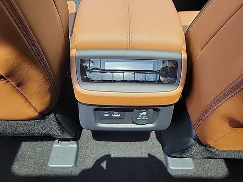 Certified 2025 Nissan Pathfinder Platinum w/ Cargo Package image 22