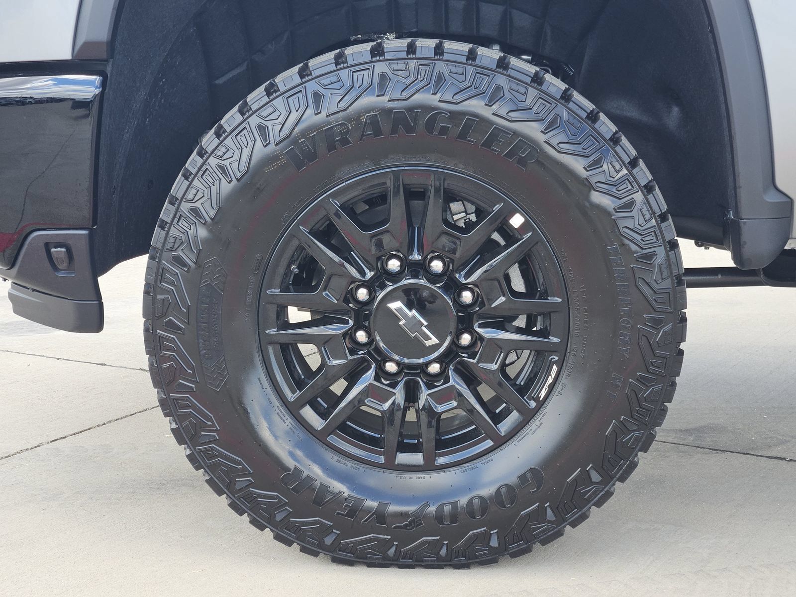 New 2026 Chevrolet Silverado 2500 ZR2 AWD/4WD image 12