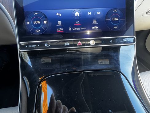 Used 2023 Mercedes-Benz C 300 Sedan image 25