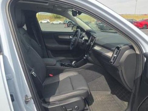 Used 2026 Volvo XC40 B5 Plus image 4