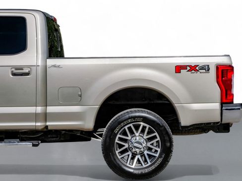 Used 2017 Ford F250 Lariat w/ Lariat Ultimate Package image 11