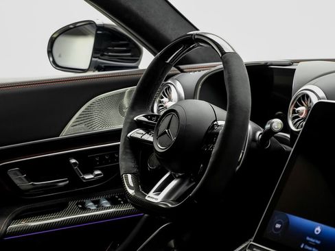 Used 2024 Mercedes-Benz SL 63 AMG 4MATIC image 18