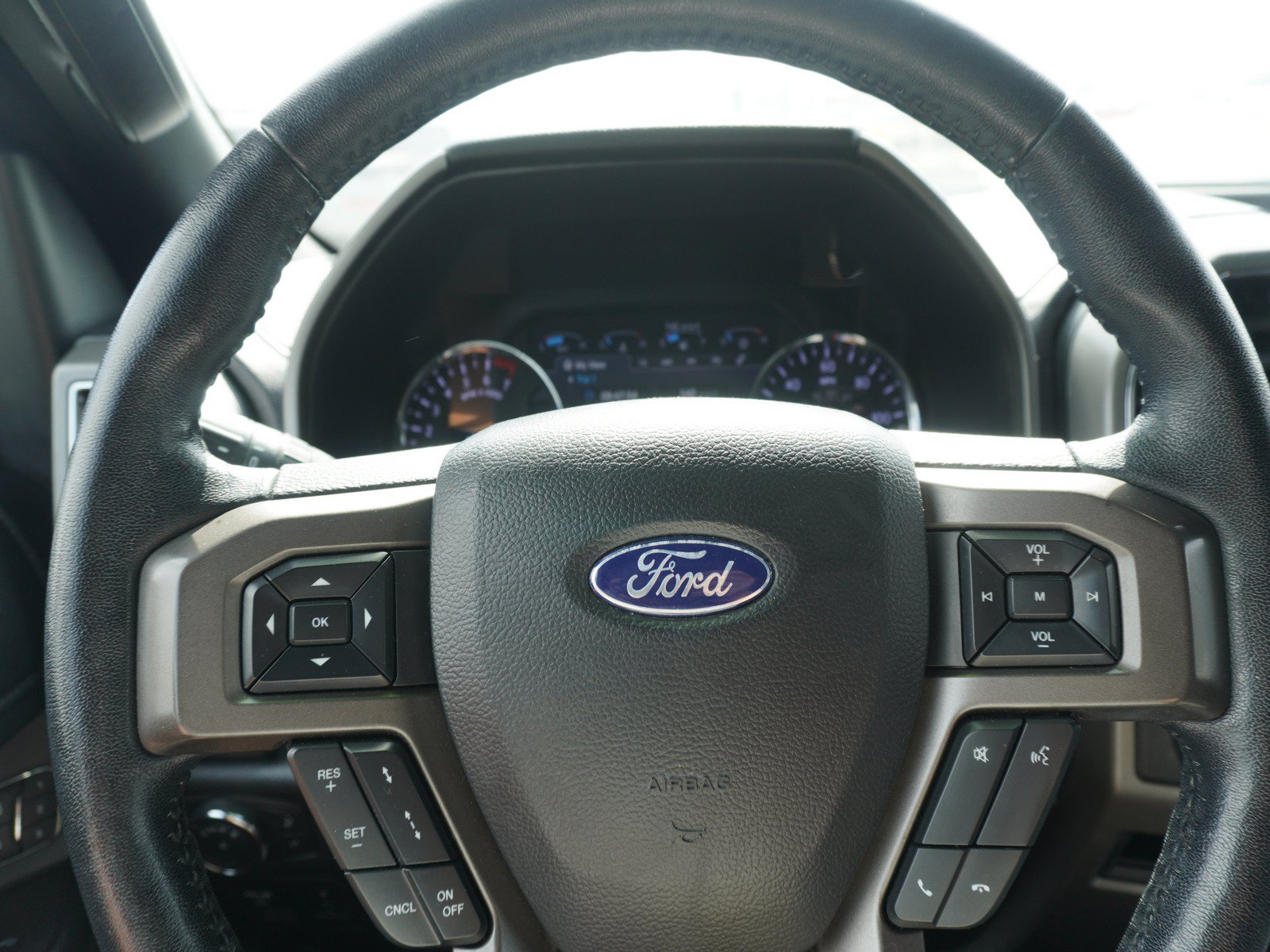 Used 2019 Ford Expedition XLT w/ Equipment Group 202A RWD image 26