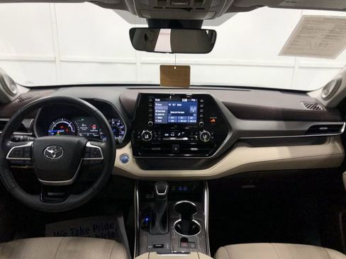 Used 2022 Toyota Highlander Limited image 14