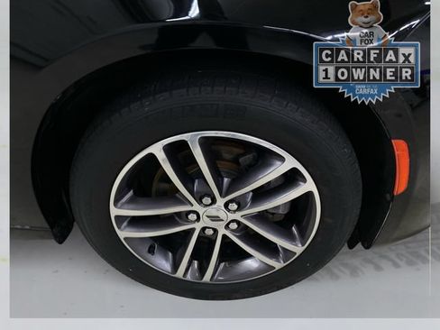 Used 2019 Dodge Charger SXT AWD/4WD image 16