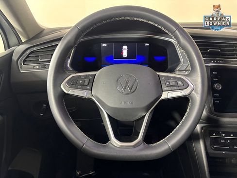 Used 2023 Volkswagen Tiguan SE w/ Panoramic Sunroof Package AWD/4WD image 16