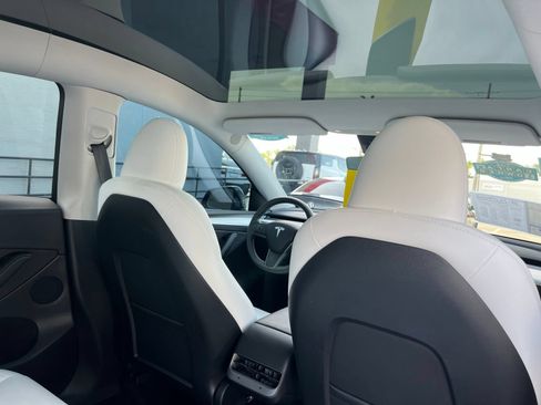 Used 2023 Tesla Model Y 2WD image 61