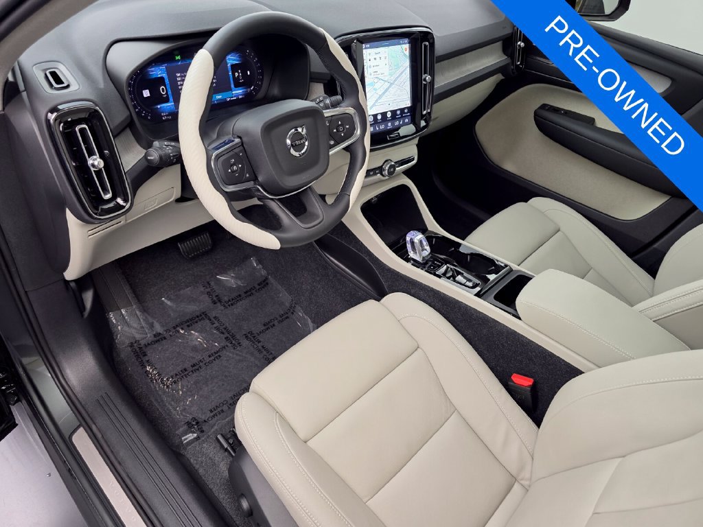 Used 2026 Volvo XC40 B4 Plus w/ Protection Package FWD image 10
