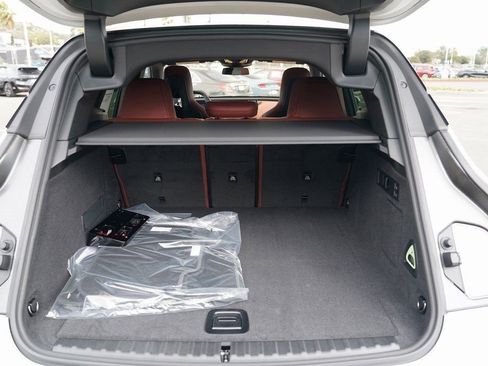 New 2026 BMW iX xDrive60 image 28