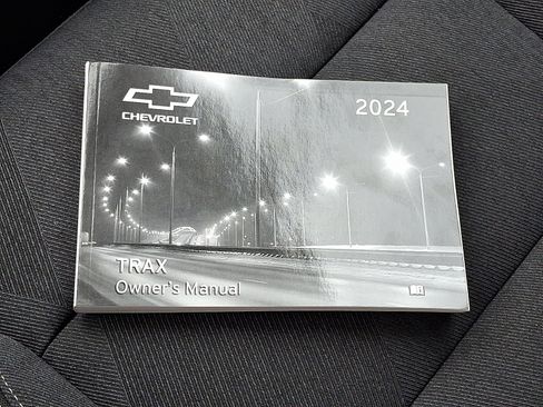 Used 2024 Chevrolet Trax RS w/ Driver Confidence Package image 26