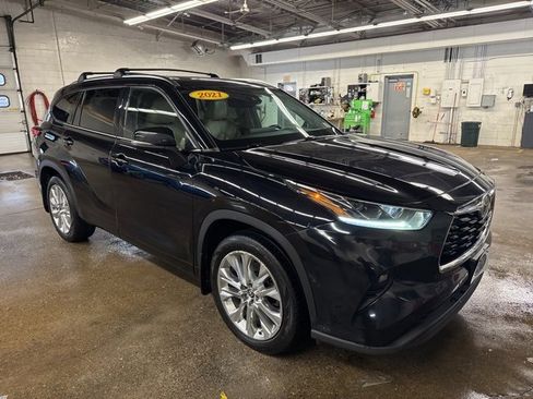 Used 2021 Toyota Highlander Limited image 8