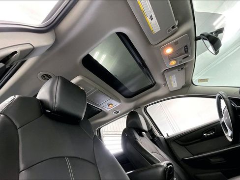 Used 2015 Chevrolet Traverse LT w/ LPO, 'HIT The Road' Package AWD/4WD image 17