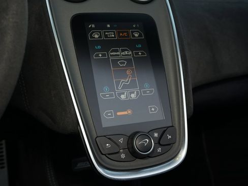 Used 2020 McLaren 600LT Spider image 21