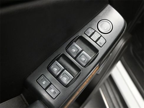 Used 2018 GMC Yukon Denali image 13