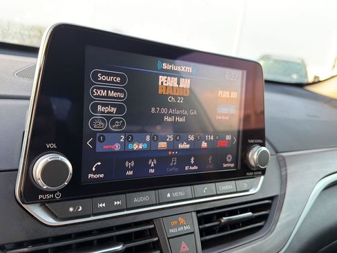 Used 2025 Nissan Altima 2.5 SV FWD image 24