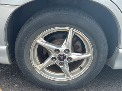 Used 2002 Pontiac Grand Prix GTP image 24