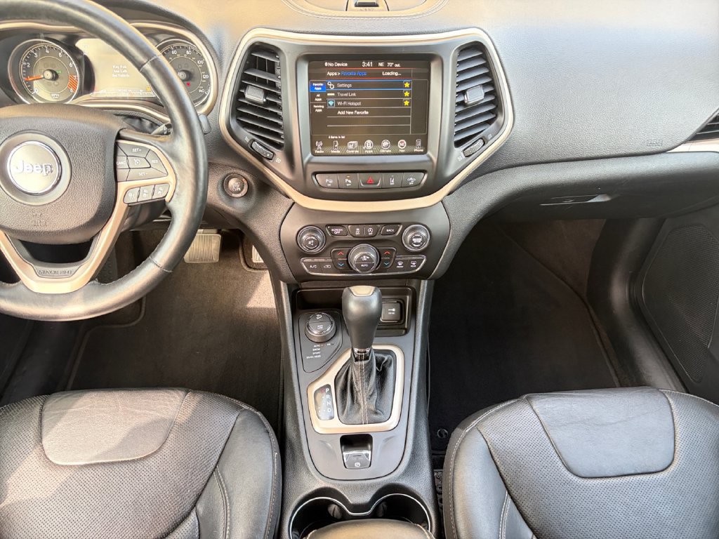 Used 2015 Jeep Cherokee Limited w/ Luxury Group AWD/4WD image 12