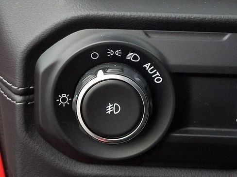 Used 2024 Jeep Wrangler Unlimited Sahara AWD/4WD image 27