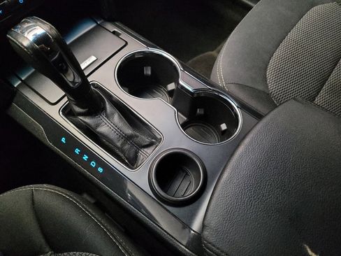 Used 2017 Ford Explorer XLT image 26