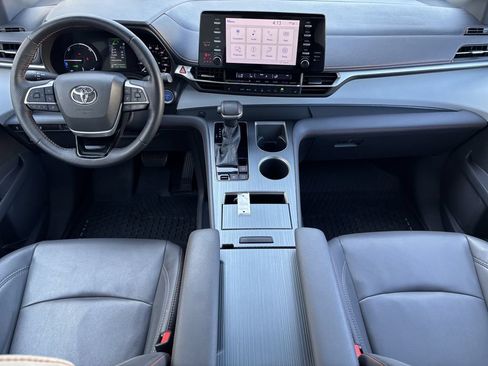 Used 2021 Toyota Sienna XSE FWD image 20