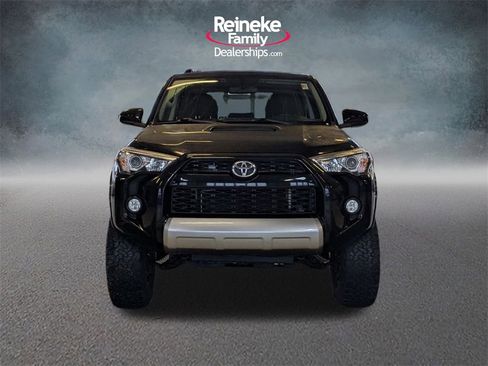 Used 2019 Toyota 4Runner TRD Off-Road image 2