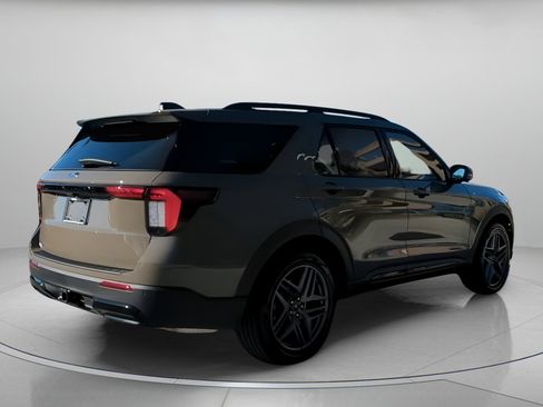 New 2026 Ford Explorer ST-Line w/ ST-Line Street Pack image 30