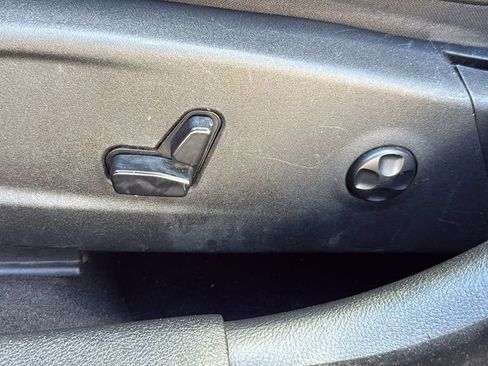 Used 2019 Dodge Charger SXT w/ Leather Interior Group image 19