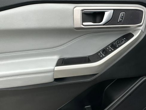 Certified 2022 Ford Explorer XLT w/ Equipment Group 202A image 12