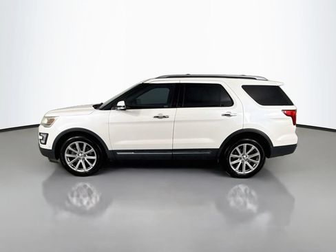 Used 2017 Ford Explorer Limited w/ Equipment Group 303A AWD/4WD image 2