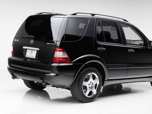 Used 2002 Mercedes-Benz ML 55 AMG 4MATIC image 39