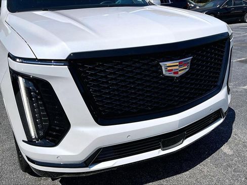 Certified 2025 Cadillac Escalade Sport Platinum AWD/4WD image 34