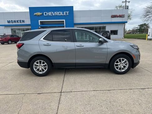 Used 2024 Chevrolet Equinox LT FWD image 2