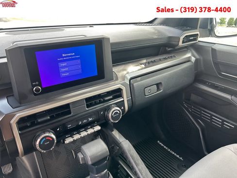 Certified 2024 Toyota Tacoma SR5 AWD/4WD image 17