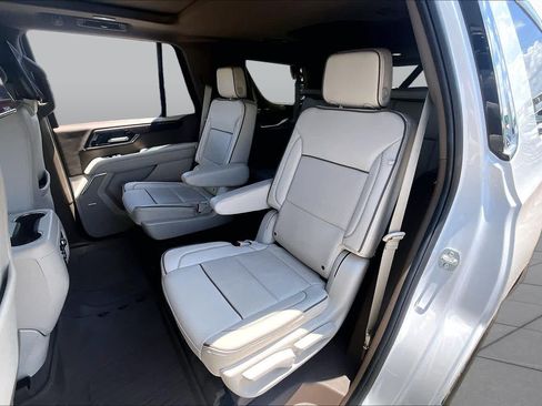 Used 2025 GMC Yukon Denali w/ Denali Reserve Package RWD image 21